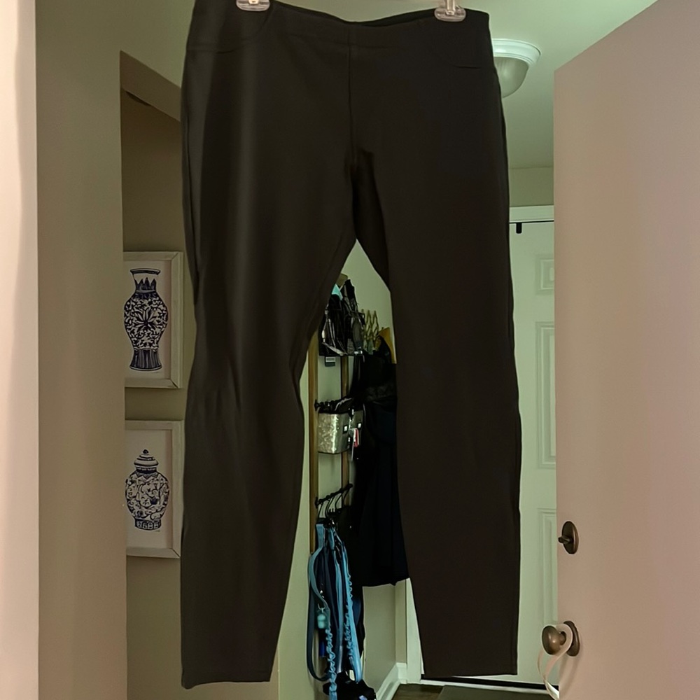 Green stretchy pants